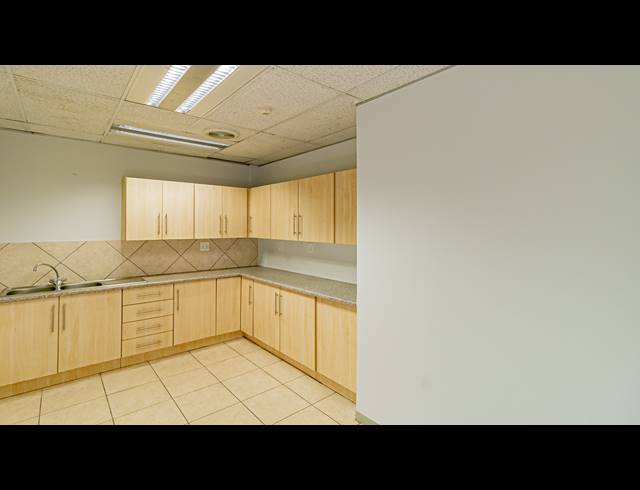 822M² OFFICE TO LET IN PARKTOWN